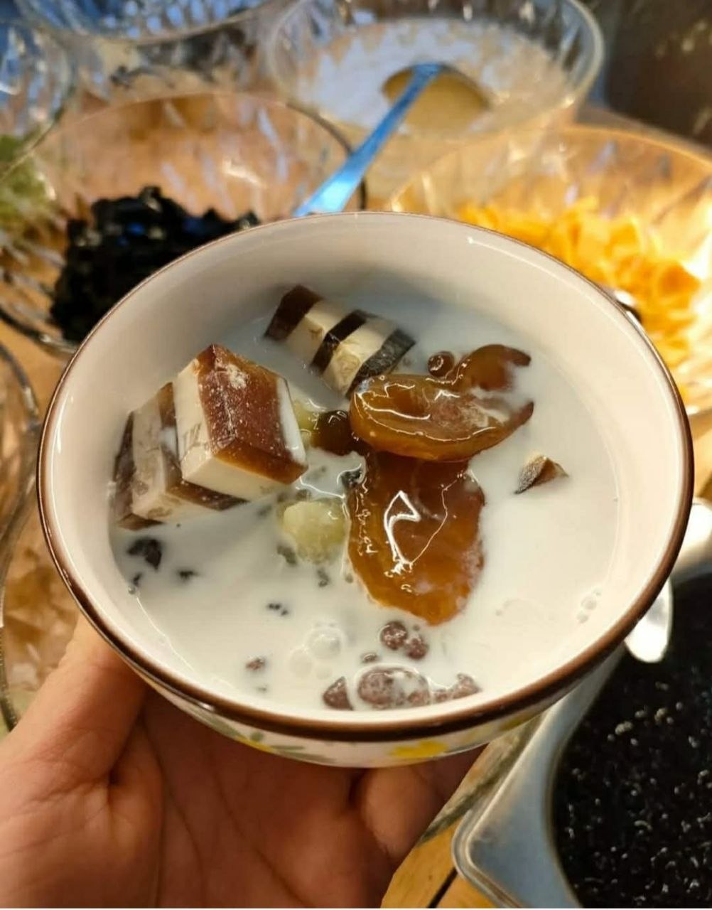 Chè sữa dừa truyền thống